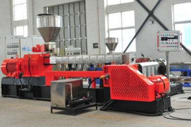 Chine Machine à grande vitesse de pelletisation de PVC de mélangeur avec la capacité de 500 - 600 kilogrammes/heure usine