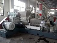 Chine Granules en caoutchouc de vis simple faisant la machine pour le tuyau d&#039;état d&#039;air d&#039;automobile société