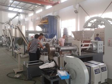 Chine machine en caoutchouc de l&#039;extrudeuse 800-1000kg/H avec le contrôleur de température de moule usine