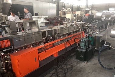 Chine Réutilisant la ligne d&#039;extrusion machine de pelletisation de PVC pour les granules en plastique usine